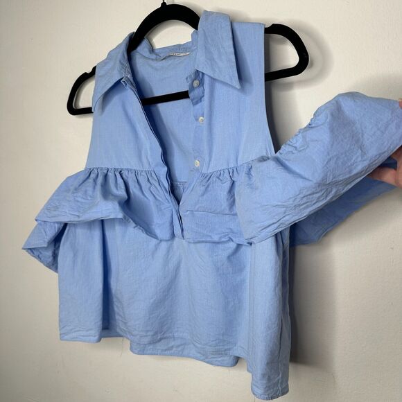 Chic Light Denim Blue Ruffled Cold Shoulder Half Front Button Flowy Blouse Small - Picture 9 of 13